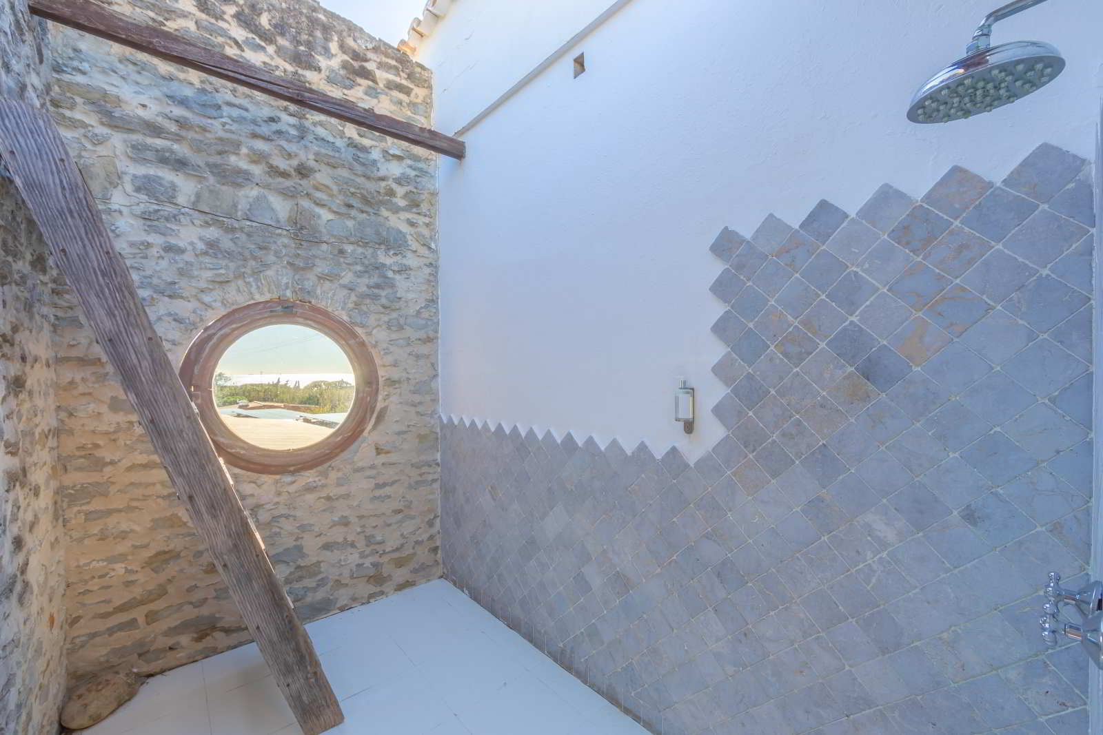 mm suite ducha exterior piedra